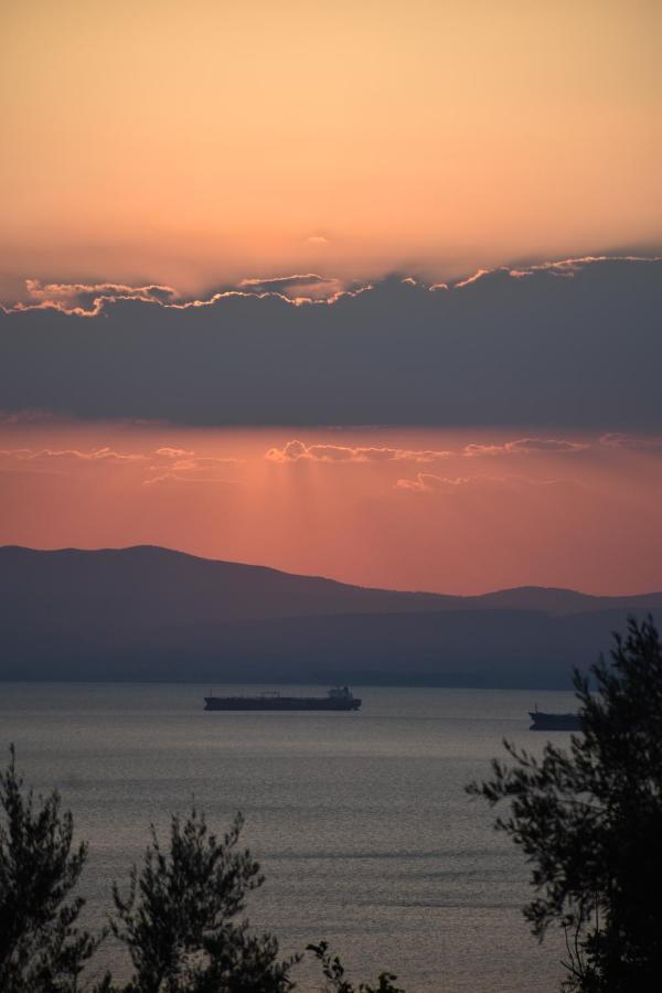 Blue Yard Apartments Kalamata Exterior photo