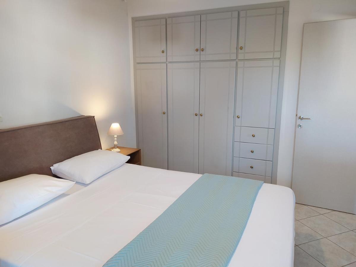 Blue Yard Apartments Kalamata Exterior photo