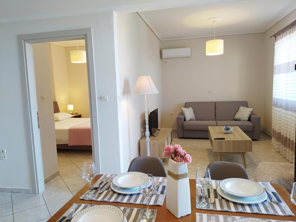 Blue Yard Apartments Kalamata Exterior photo