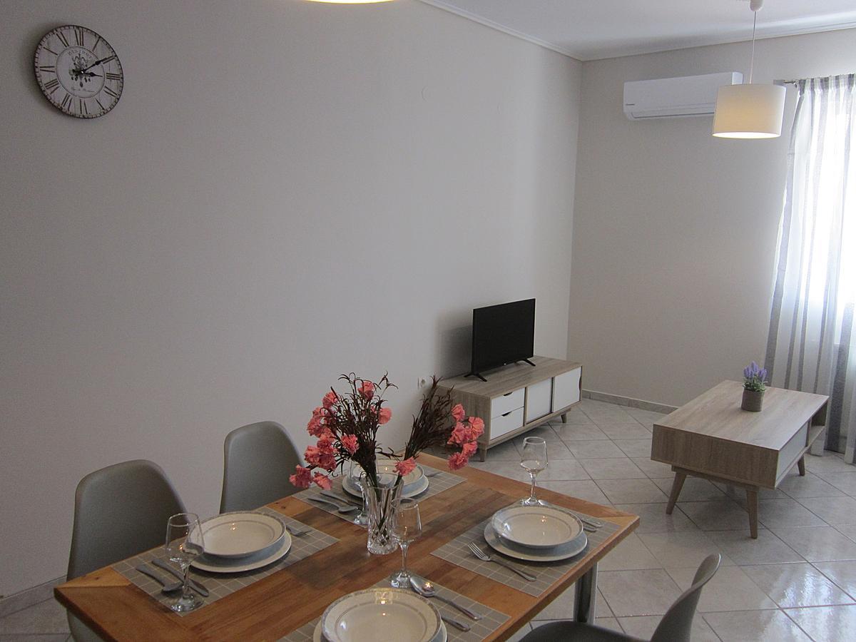 Blue Yard Apartments Kalamata Exterior photo