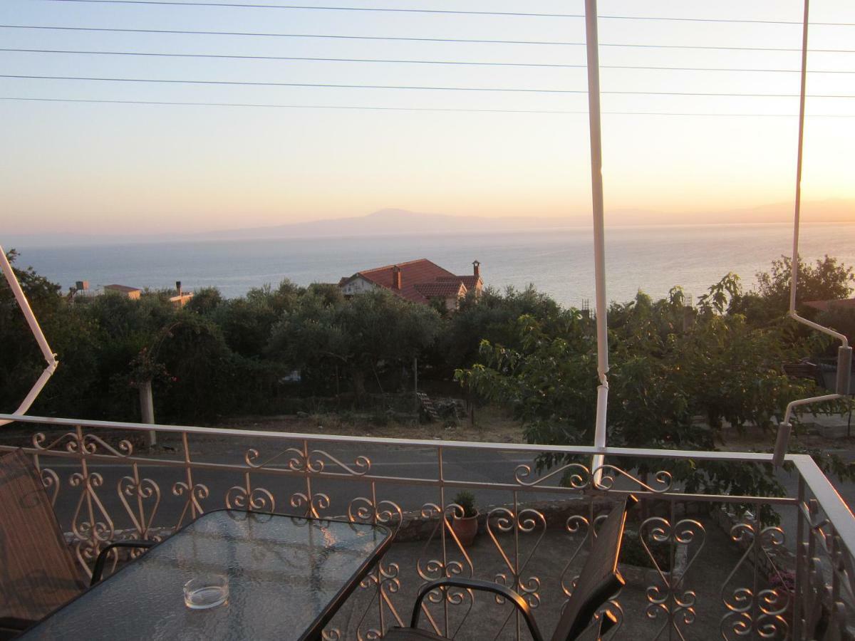 Blue Yard Apartments Kalamata Exterior photo