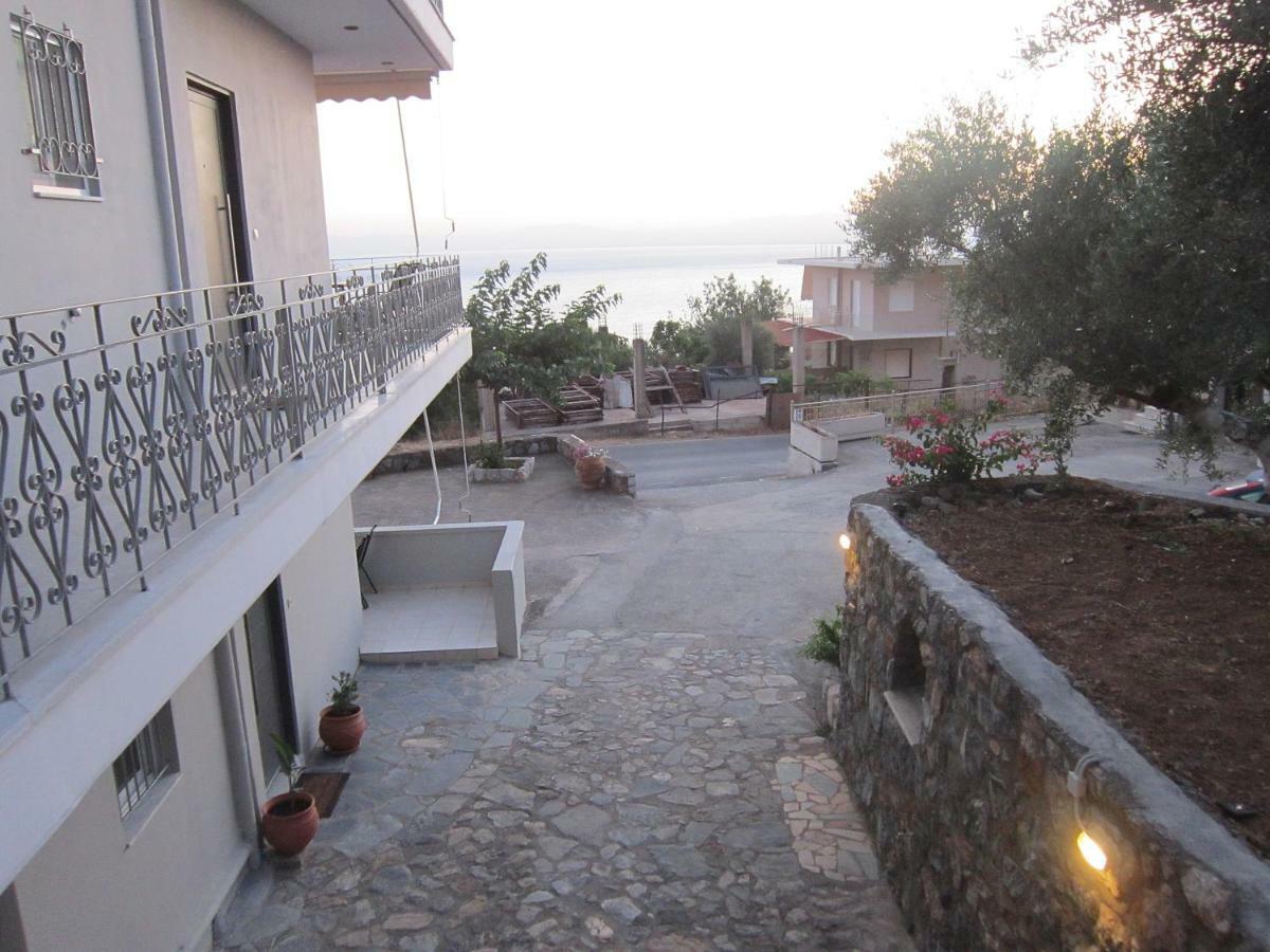 Blue Yard Apartments Kalamata Exterior photo