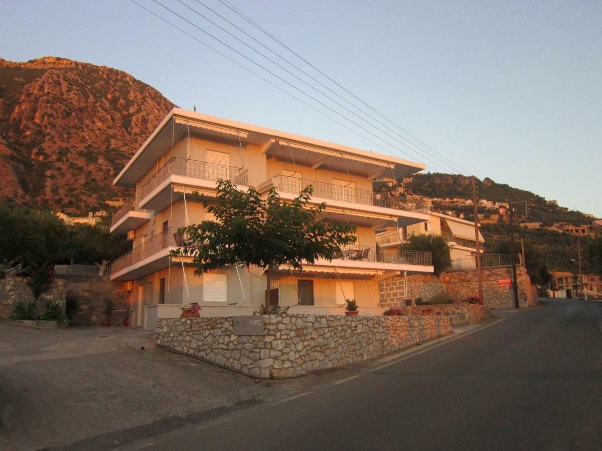 Blue Yard Apartments Kalamata Exterior photo