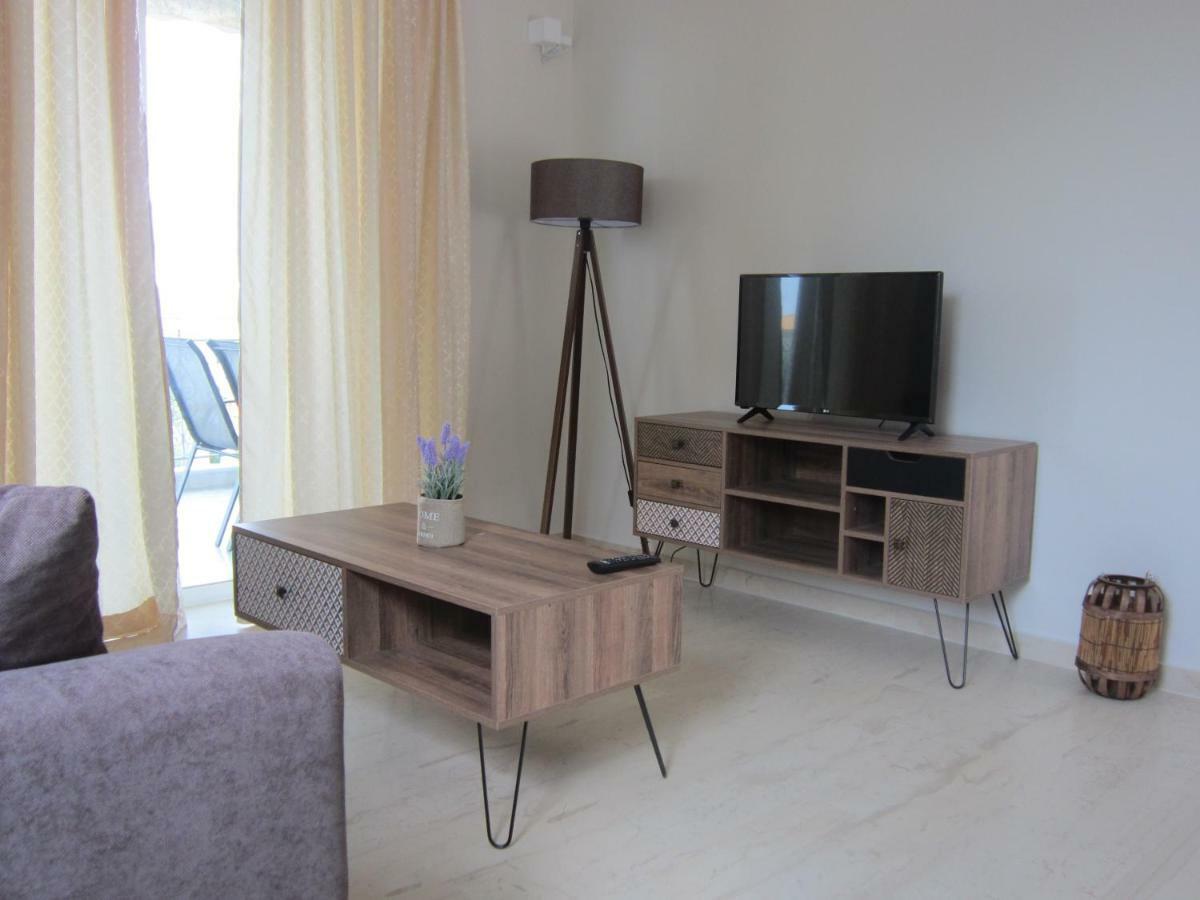 Blue Yard Apartments Kalamata Exterior photo