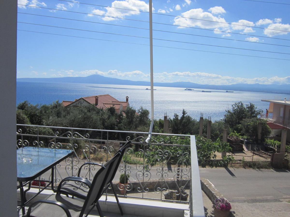Blue Yard Apartments Kalamata Exterior photo
