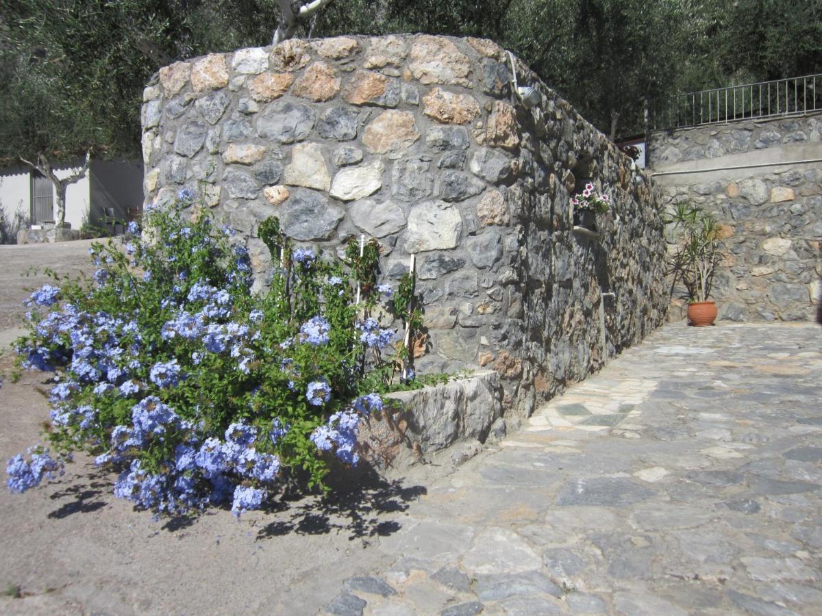 Blue Yard Apartments Kalamata Exterior photo